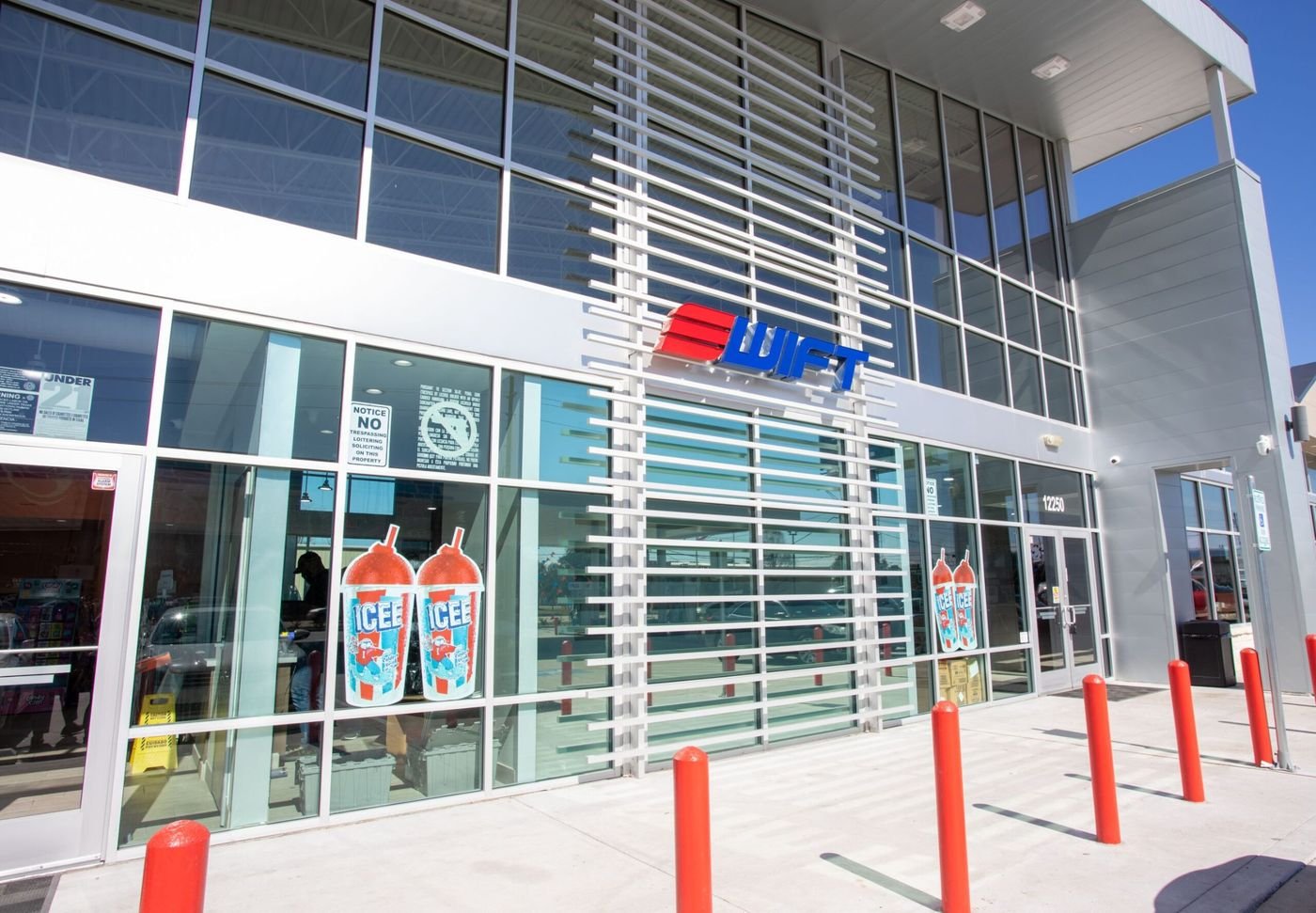 Swift channel-letter signage by SI Signs USA