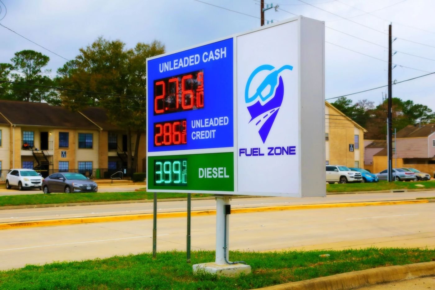 Fuel Zone monument sign by SI Signs USA