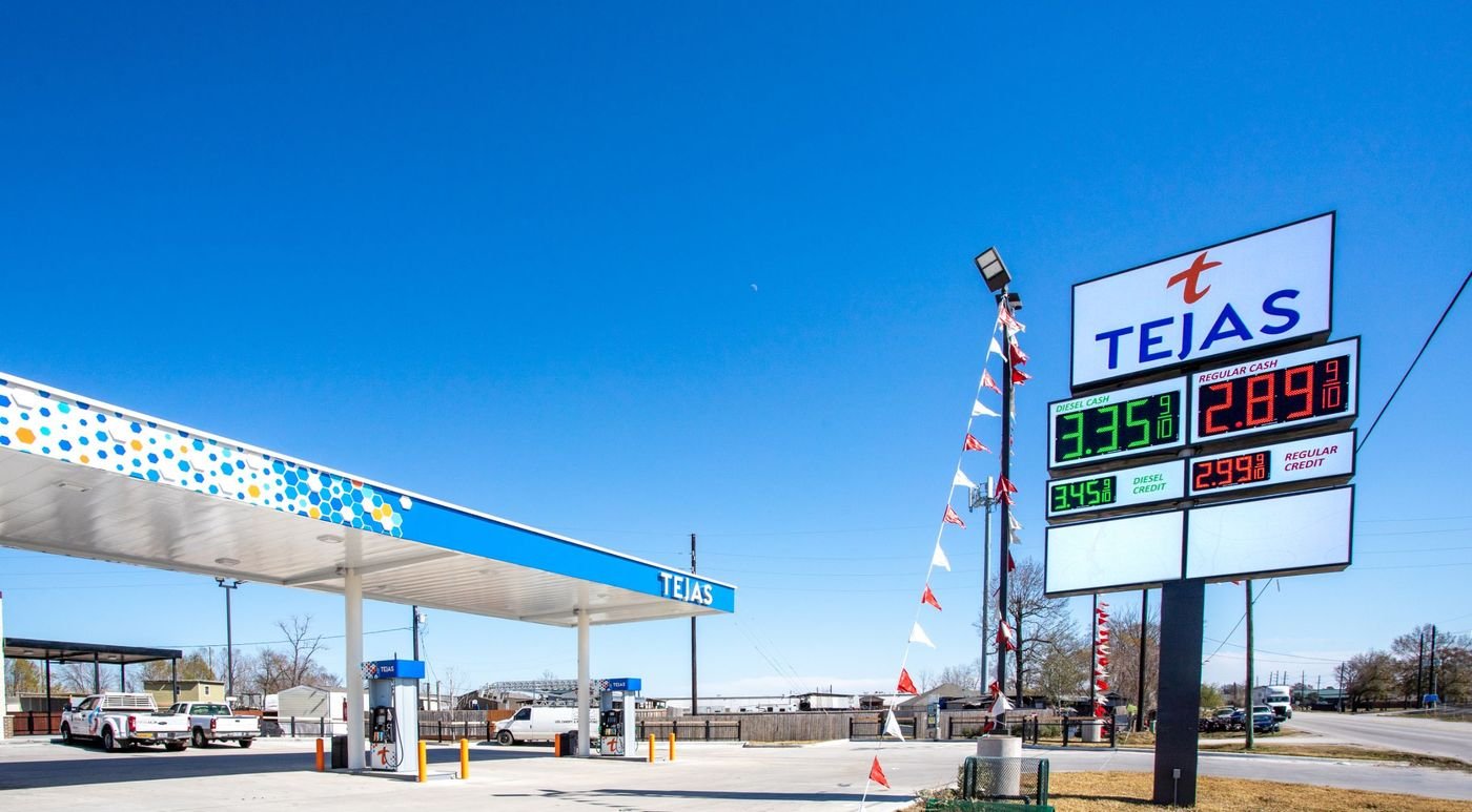 Tejas pylon sign by SI Signs USA